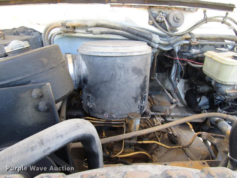 image for item DF7855 1986 Ford B7000 crane truck