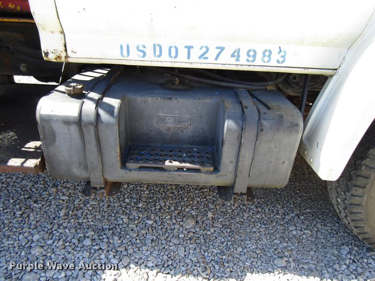 image for item DF7855 1986 Ford B7000 crane truck