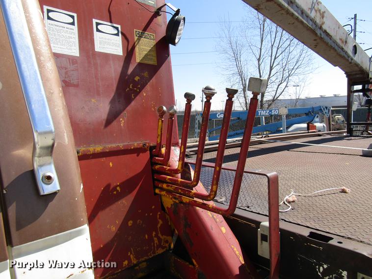 image for item DF7855 1986 Ford B7000 crane truck