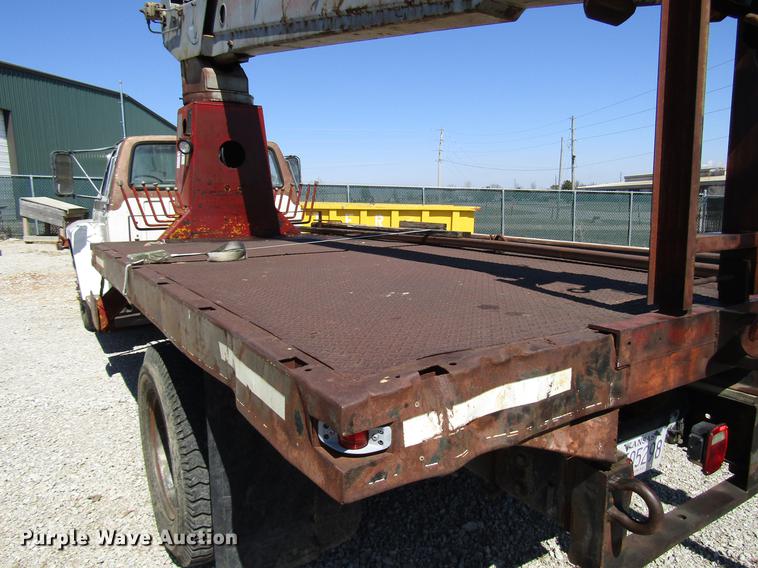image for item DF7855 1986 Ford B7000 crane truck