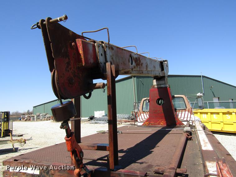 image for item DF7855 1986 Ford B7000 crane truck