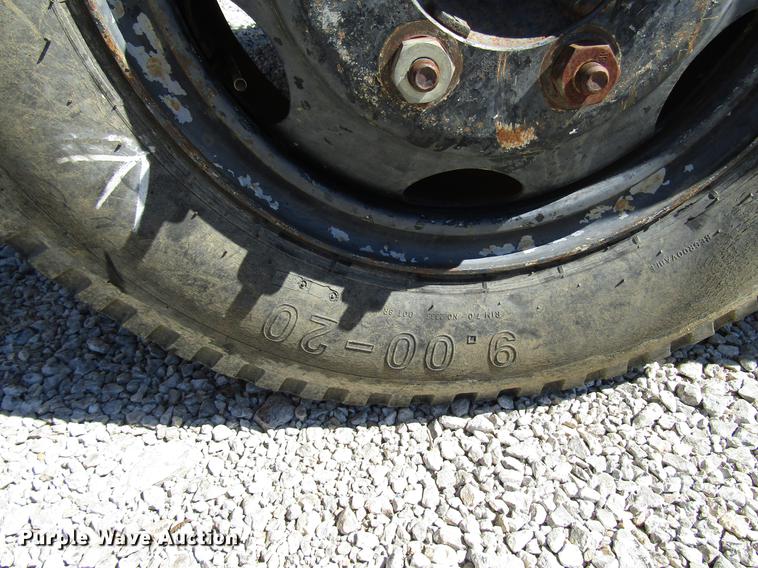 image for item DF7855 1986 Ford B7000 crane truck