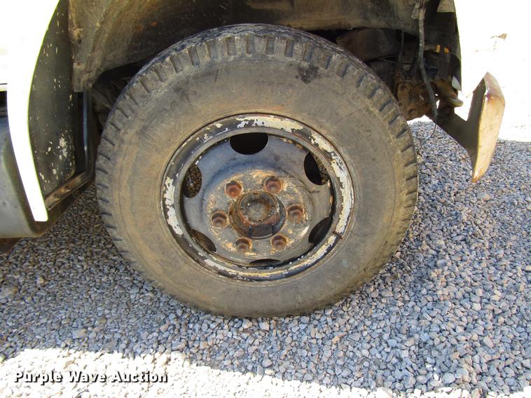 image for item DF7855 1986 Ford B7000 crane truck