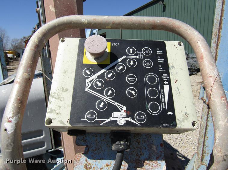 image for item DF7856 2003 Genie TMZ-50/30 boom lift