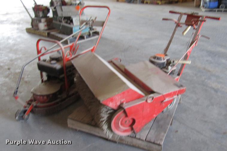 image for item DF7864 Cleasby S436-7-5 roof broom