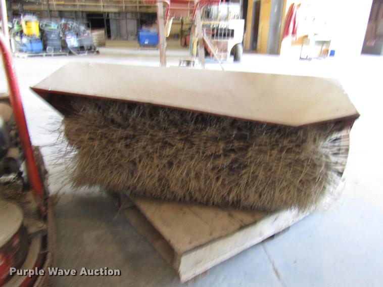 image for item DF7864 Cleasby S436-7-5 roof broom