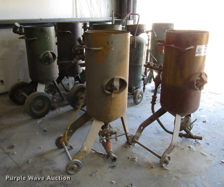 image for item DF7865 (9) sandblasting pots