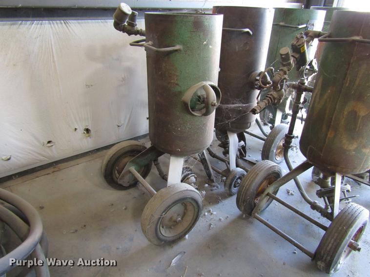 image for item DF7865 (9) sandblasting pots