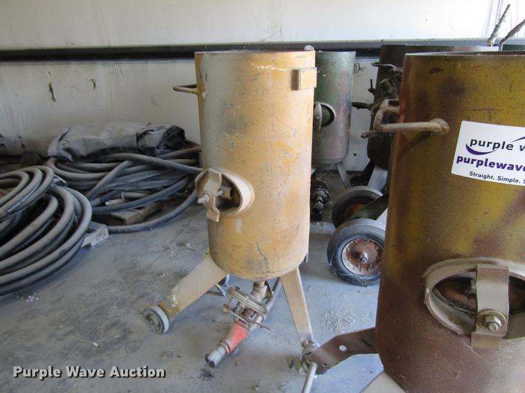 image for item DF7865 (9) sandblasting pots