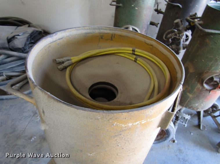 image for item DF7865 (9) sandblasting pots