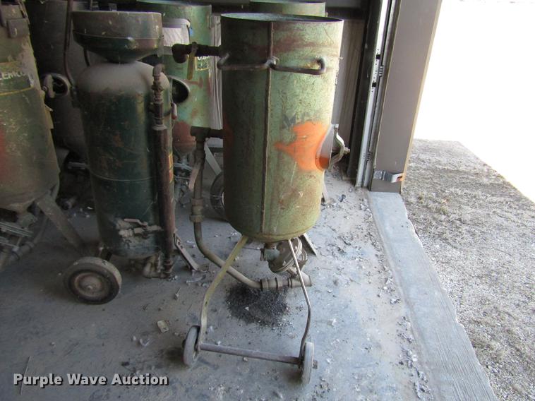 image for item DF7865 (9) sandblasting pots