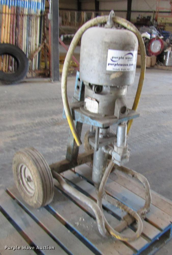 image for item DF7866 Graco Bulldog paint sprayer