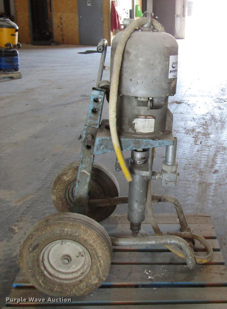 image for item DF7866 Graco Bulldog paint sprayer