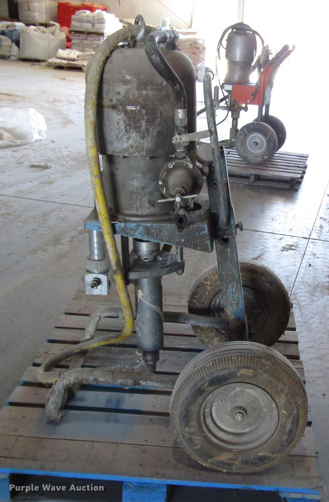 image for item DF7866 Graco Bulldog paint sprayer