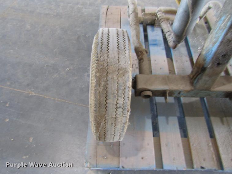 image for item DF7866 Graco Bulldog paint sprayer