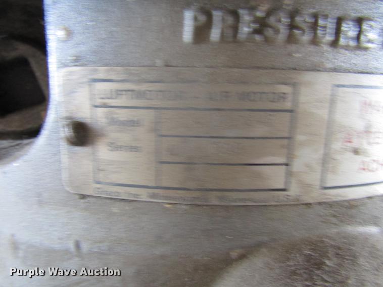 image for item DF7866 Graco Bulldog paint sprayer