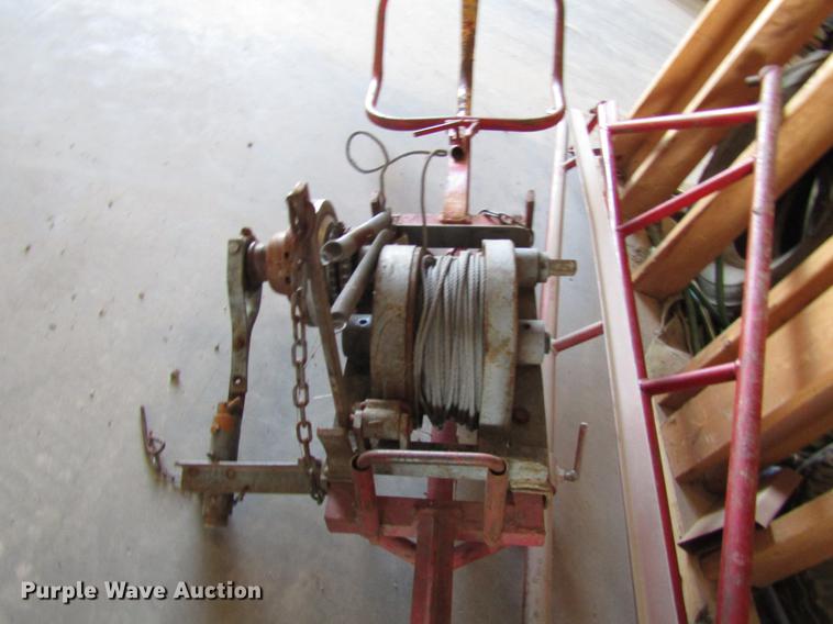 image for item DF7873 Smith 190H roof hoist