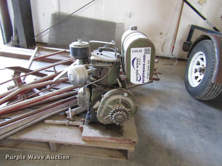 image for item DF7873 Smith 190H roof hoist