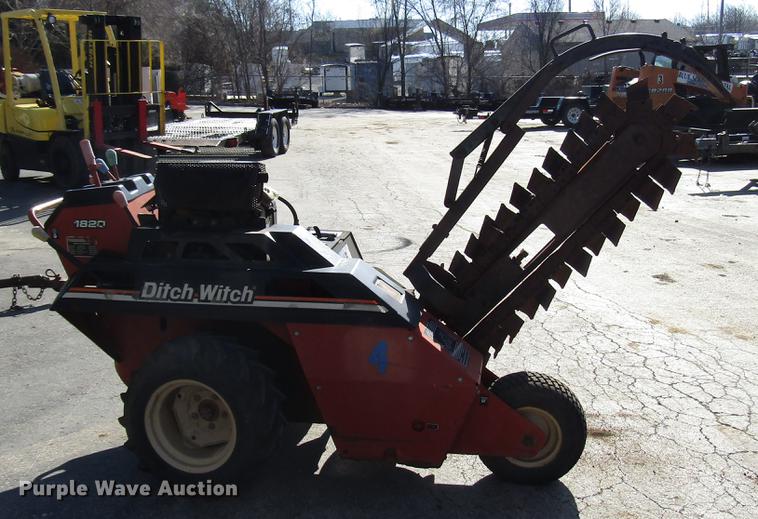 image for item DF7881 2007 Ditch Witch 1820 trencher