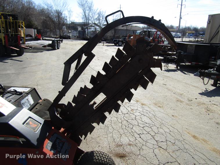 image for item DF7881 2007 Ditch Witch 1820 trencher
