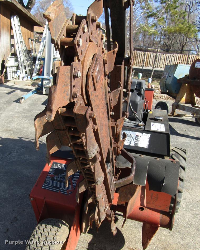 image for item DF7881 2007 Ditch Witch 1820 trencher