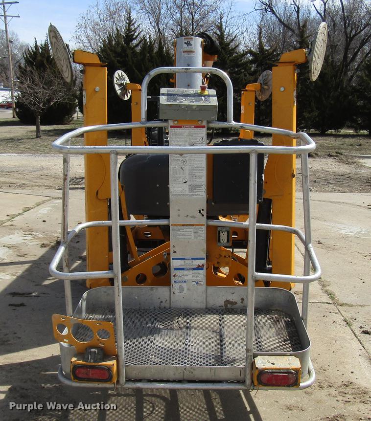 image for item DF7885 2013 Biljax 4527A boom lift