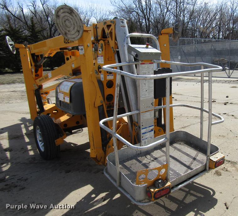 image for item DF7885 2013 Biljax 4527A boom lift