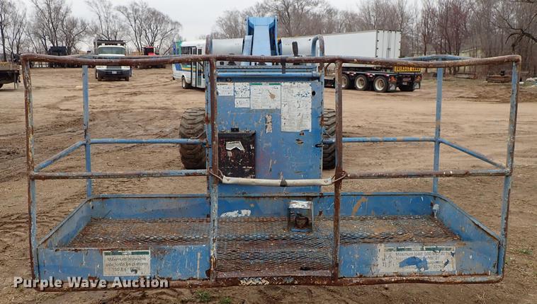 image for item DF8857 2000 Genie S60 boom lift