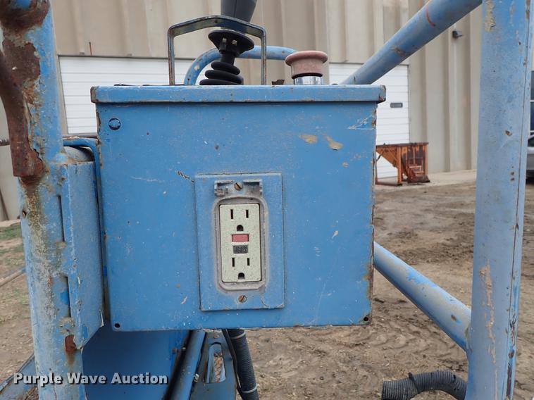 image for item DF8857 2000 Genie S60 boom lift