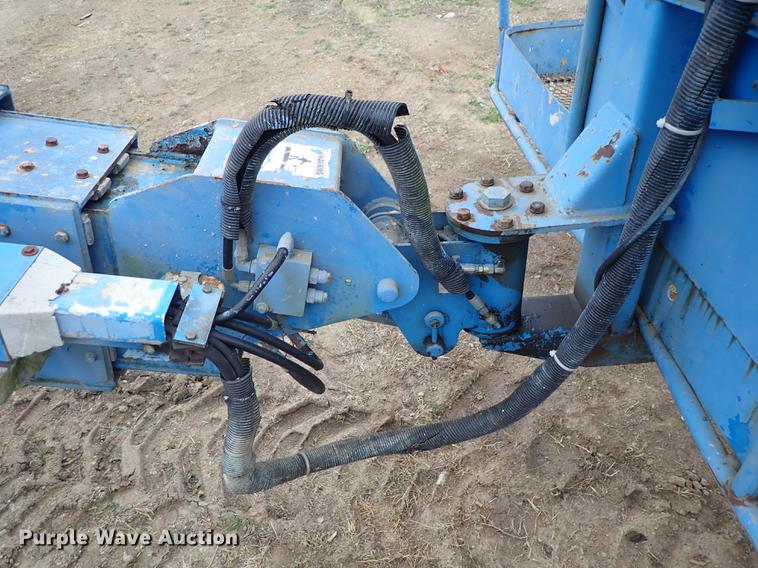 image for item DF8857 2000 Genie S60 boom lift