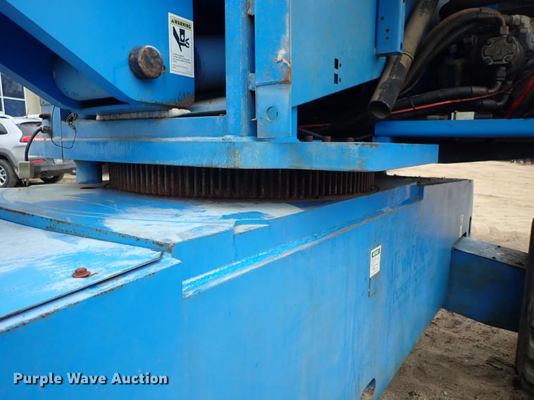 image for item DF8857 2000 Genie S60 boom lift