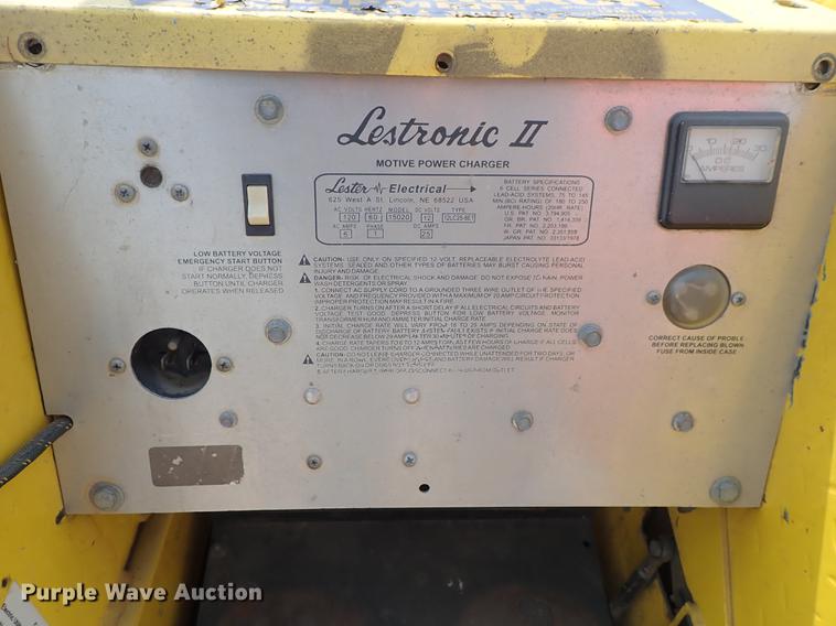 image for item DF8880 Columbia Parcar cart