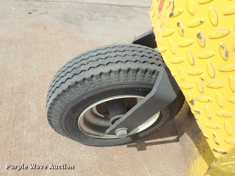 image for item DF8880 Columbia Parcar cart