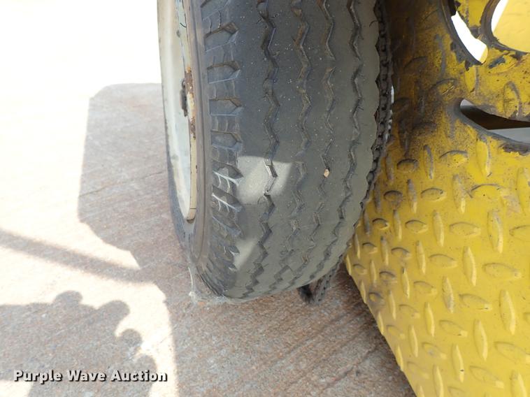 image for item DF8880 Columbia Parcar cart