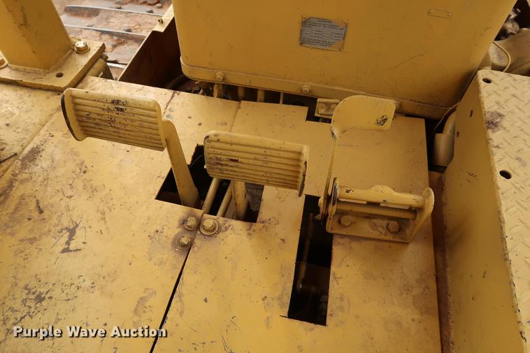 image for item DG3395 1971 Caterpillar D9G dozer