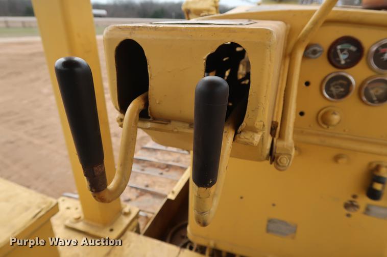 image for item DG3395 1971 Caterpillar D9G dozer