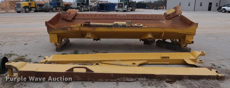 image for item DG3397 Caterpillar D9 S blade assembly