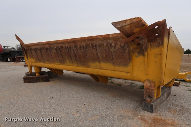 image for item DG3397 Caterpillar D9 S blade assembly