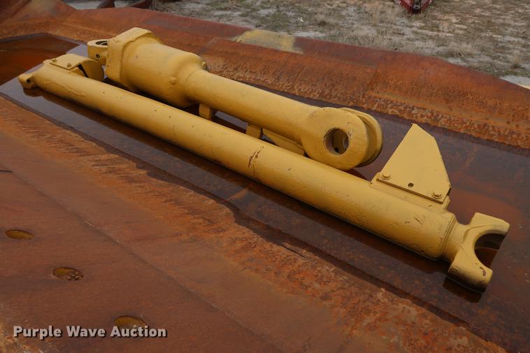 image for item DG3397 Caterpillar D9 S blade assembly