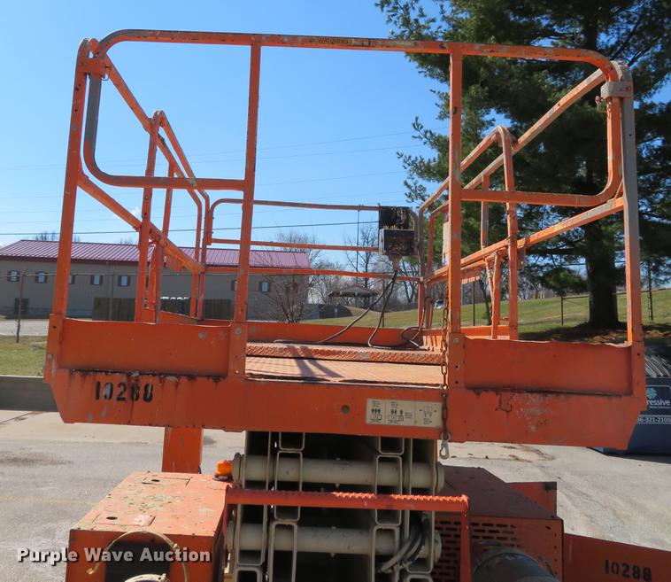 image for item DG3912 2001 JLG 40RTS scissor lift