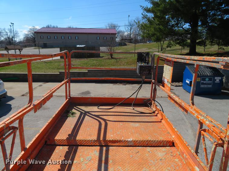 image for item DG3912 2001 JLG 40RTS scissor lift
