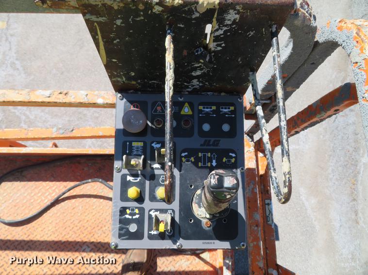 image for item DG3912 2001 JLG 40RTS scissor lift