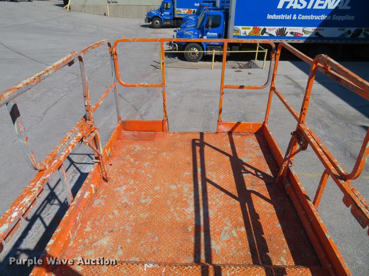 image for item DG3912 2001 JLG 40RTS scissor lift