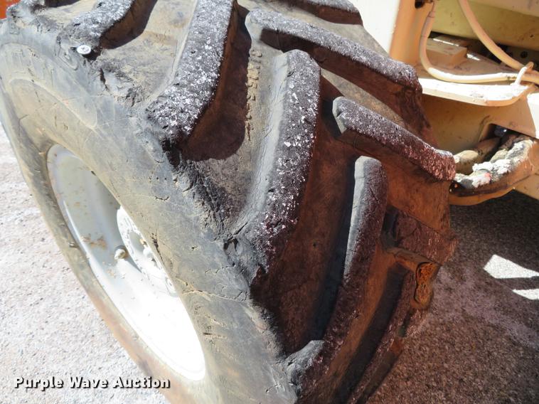 image for item DG3912 2001 JLG 40RTS scissor lift