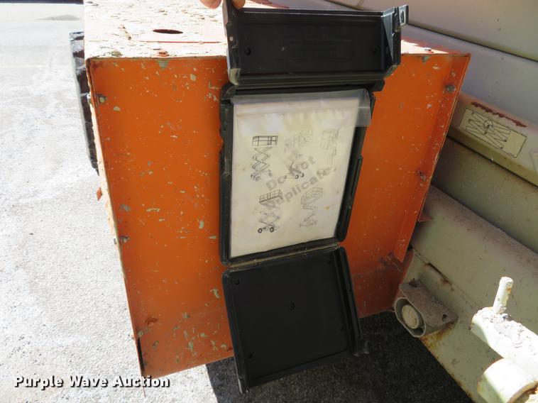 image for item DG3912 2001 JLG 40RTS scissor lift