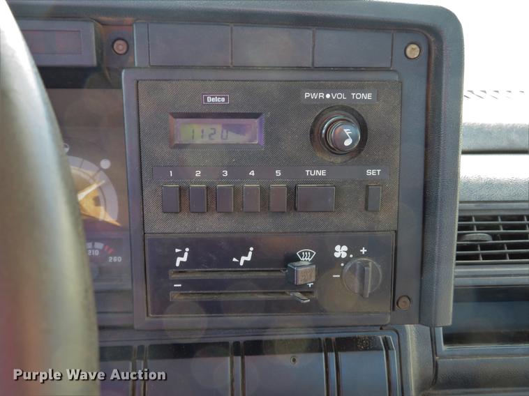 image for item DG3914 1993 GMC TopKick C5500 dump flatbed truck