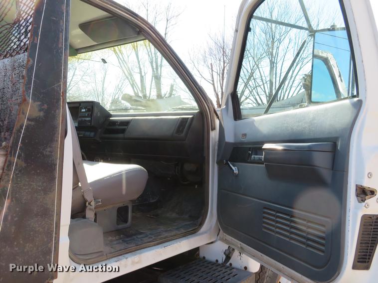 image for item DG3914 1993 GMC TopKick C5500 dump flatbed truck