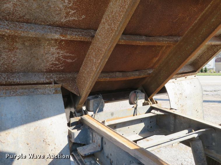 image for item DG3914 1993 GMC TopKick C5500 dump flatbed truck