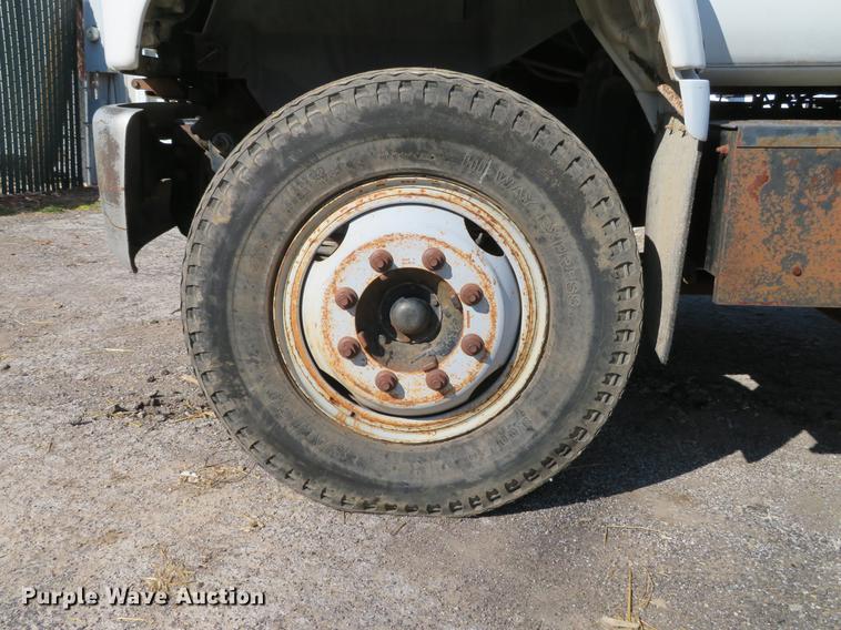 image for item DG3914 1993 GMC TopKick C5500 dump flatbed truck