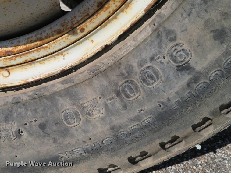 image for item DG3914 1993 GMC TopKick C5500 dump flatbed truck